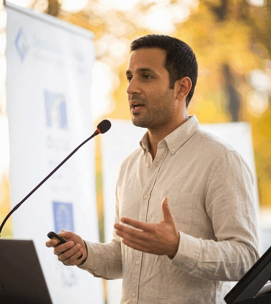 Me giving an outdoor talk on protecting memory